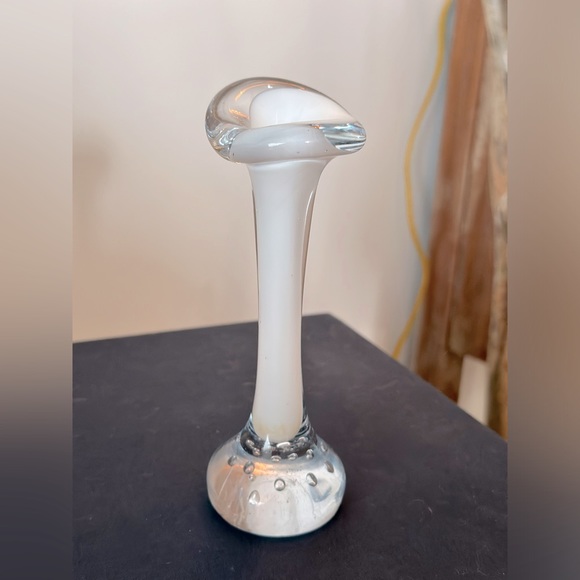 VINTAGE handblown seda style white art glass bud vase - Picture 1 of 6